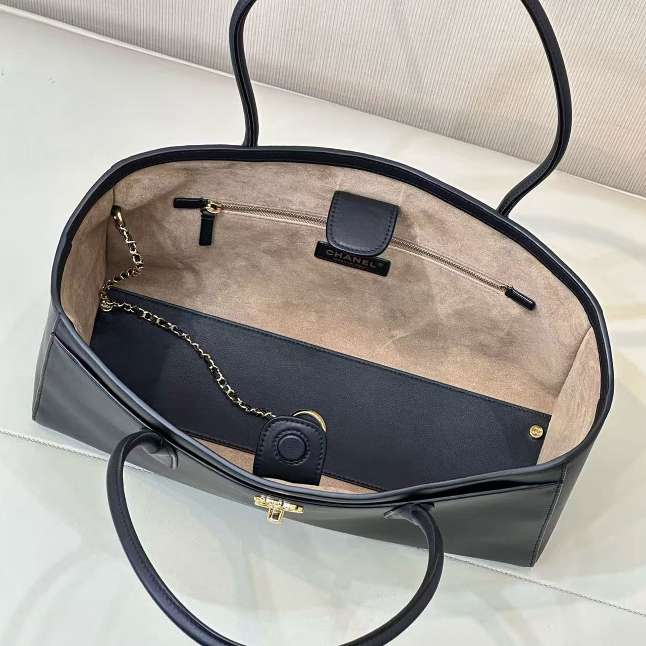 CHANEL 26S Cerf Ultra Classic Tote Bag 👜