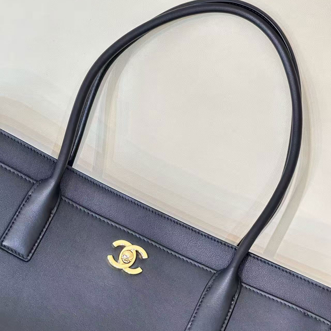 CHANEL 26S Cerf Ultra Classic Tote Bag 👜