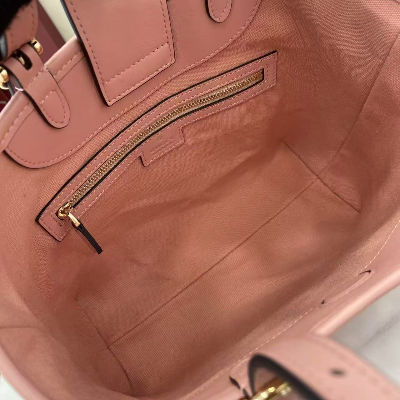 Gucci GG Embossed Leather Small Shopping Tote Bag